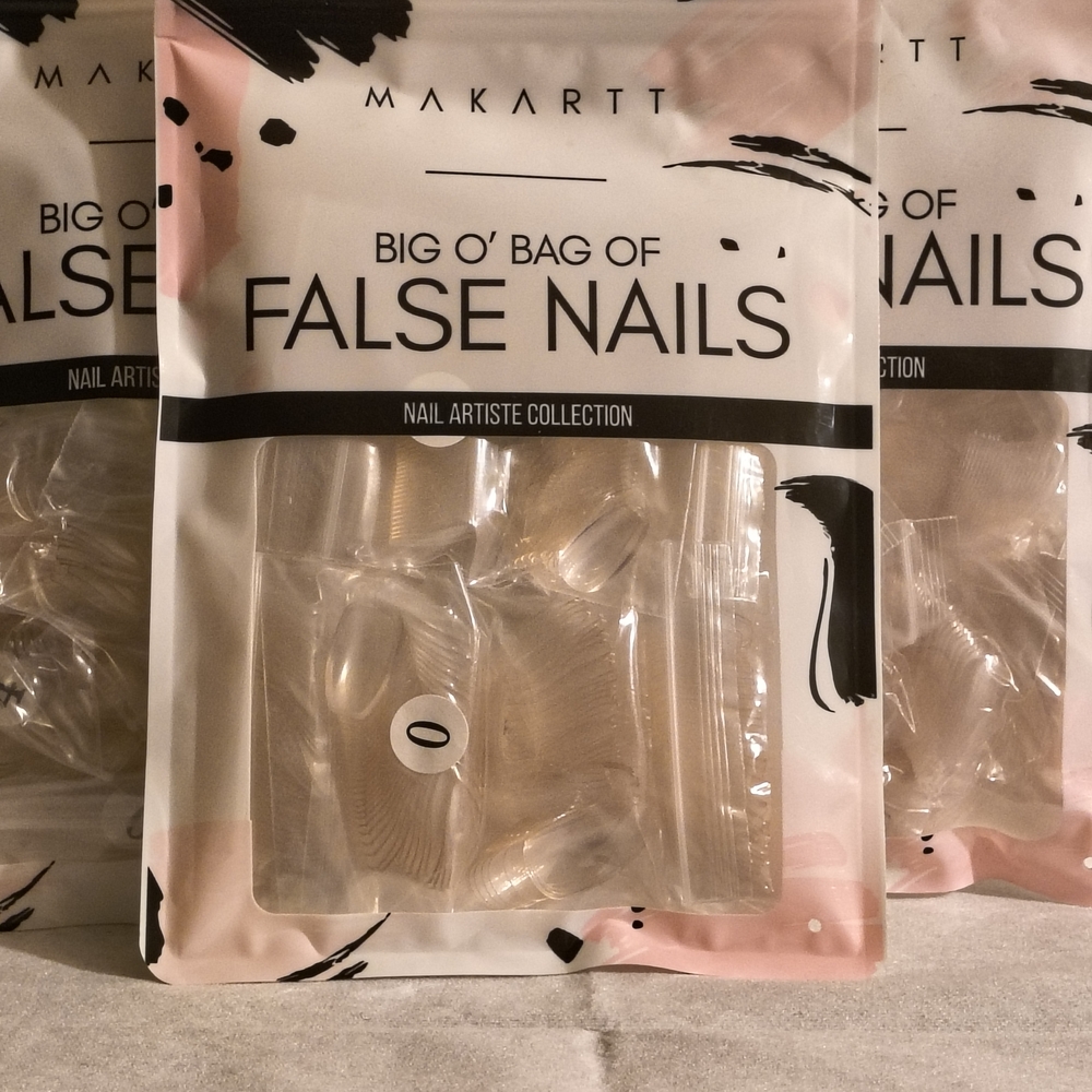 5 Makartt Big O' Bag of False Nails - 500 Clear Short Coffin Nails Per Bag